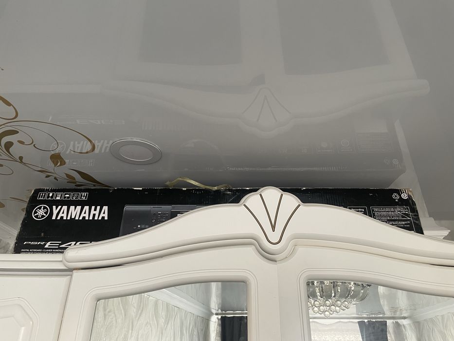 Продам синтезатор