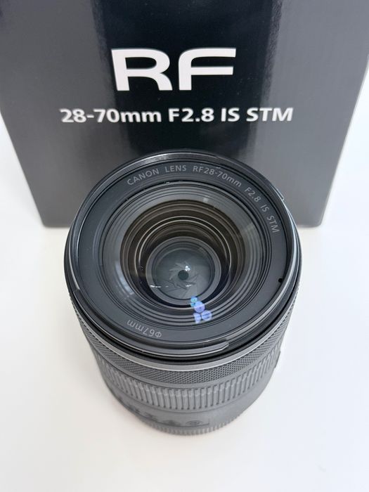 Обектив Canon RF 28-70mm f/2.8 IS STM в гаранция