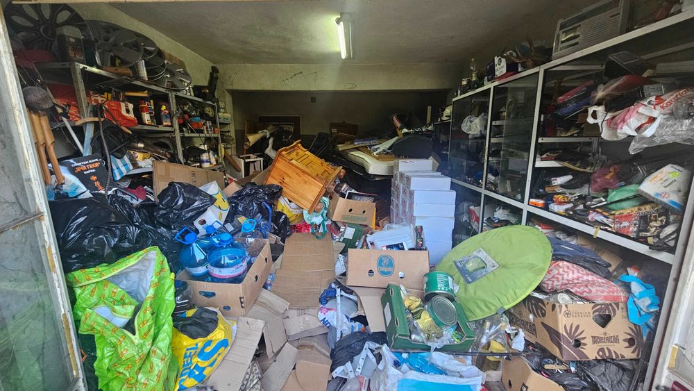 319 - Продава се гараж със статут на магазин в кв. „Добровски"!