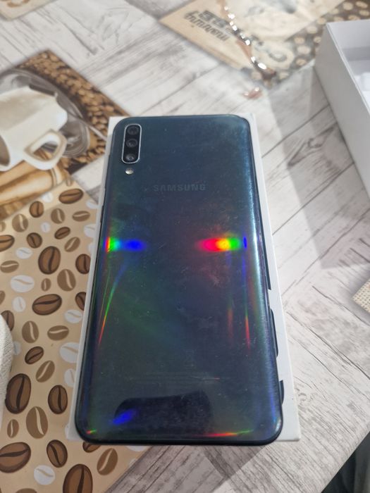 Vnd samsung a50 funcțional ân stare bună