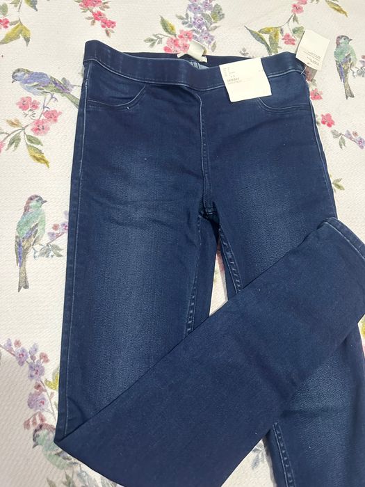Нови дънки тип клин H&M