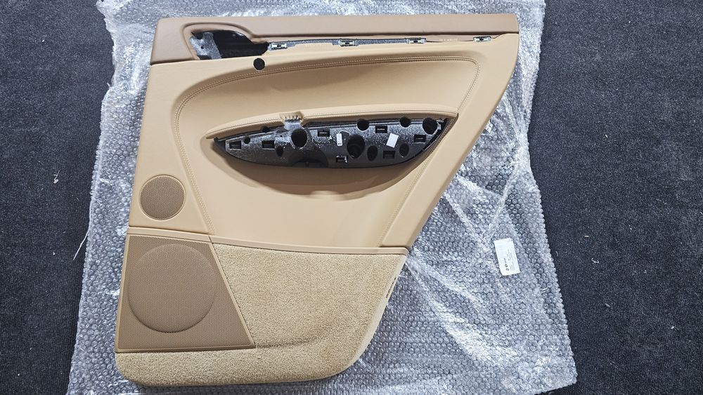 fata usa porsche cayenne 955 (dreapta spate)

cod oe: 9