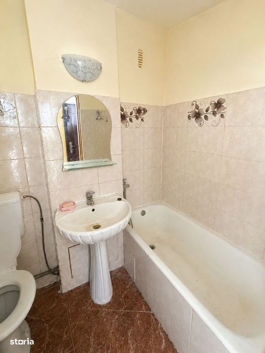 Racadau - Garsoniera de renovat, etaj 1/6, balcon generos!