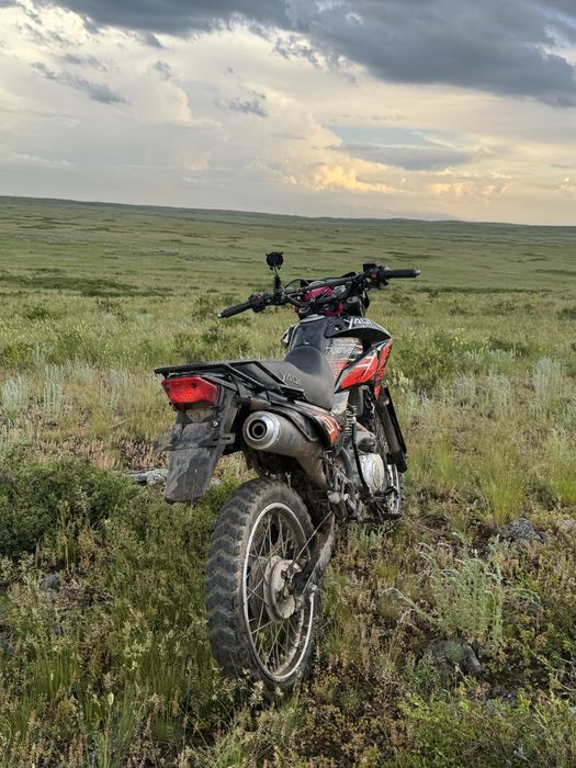 Продаю горный мотоцикл эндуро