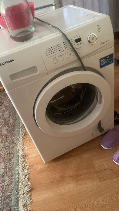 Продам не рабочую стиральную машину