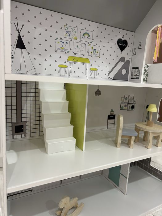 Дървена кукленска къща