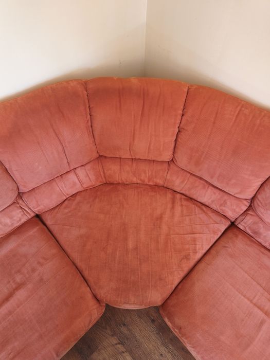 Ъглов диван за хол