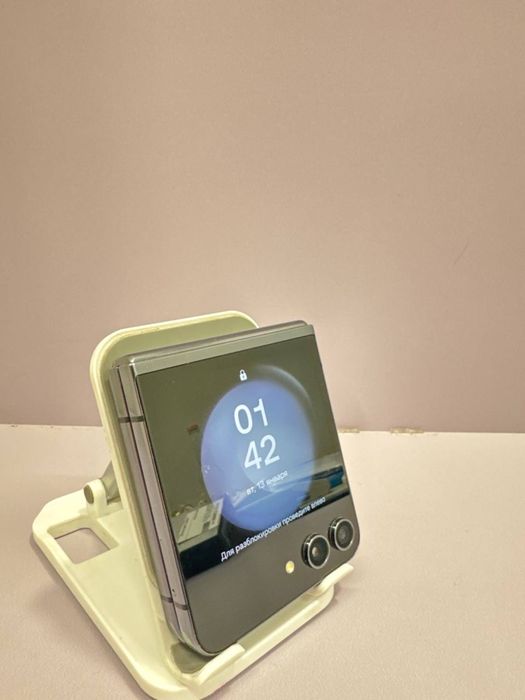 Galaxy Z flip5/СP039031