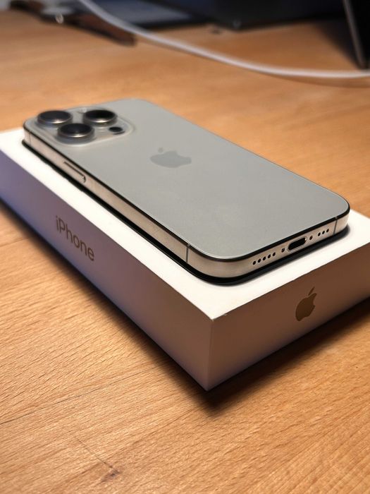 iPhone 15 Pro - Neverlocked - FullBox