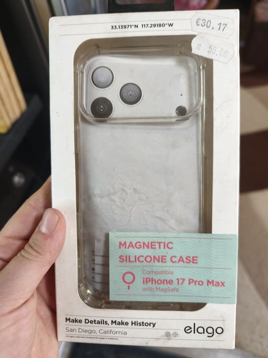 Магнитен силиконов кейс за iPhone 17 Pro Max