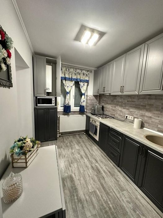 Ofer spre inchiriere Apartament 2 Camere / Decomandat zona Strazii Aleea Mircesti