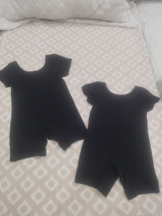 Продам гимнастическии купальники.    на девочку.