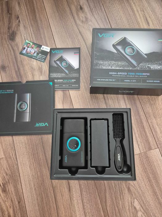 Aparat de ras Shaver profesional VGR V-377, 9000 RPM, sită titan, 12 luni garanție