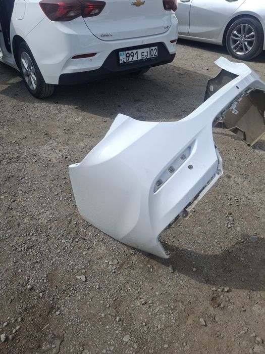 Задний бампер chevrolet onix