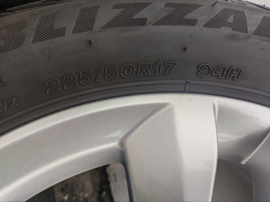 Jante aliaj originale Mercedes R17, anvelope M+S Bridgestone 225 50 17