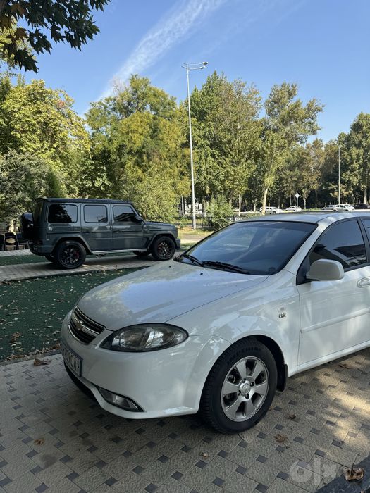 Продам свою Gentra 2019 года 128000 пррбег автомат