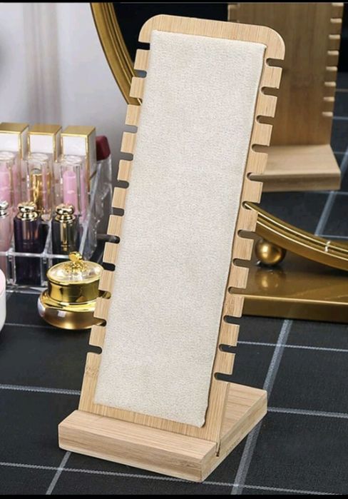 Статив за бижута