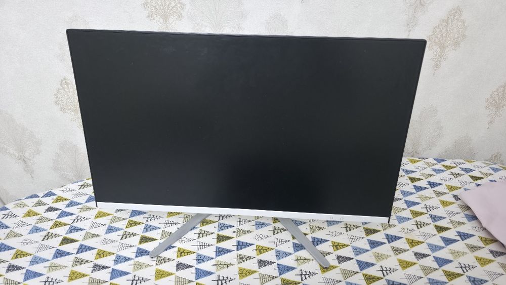 Моноблок компьютер: i7-10700, RAM-16 GB; SSD-256GB x2
