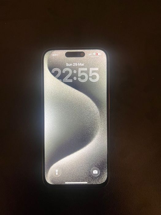 Iphone 15 pro с замененным экраном