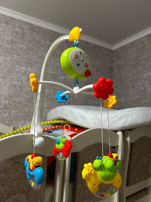 Кровать     Продам детскую кроватку