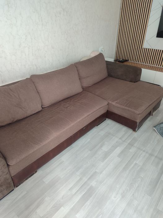 Продам зальный уголок