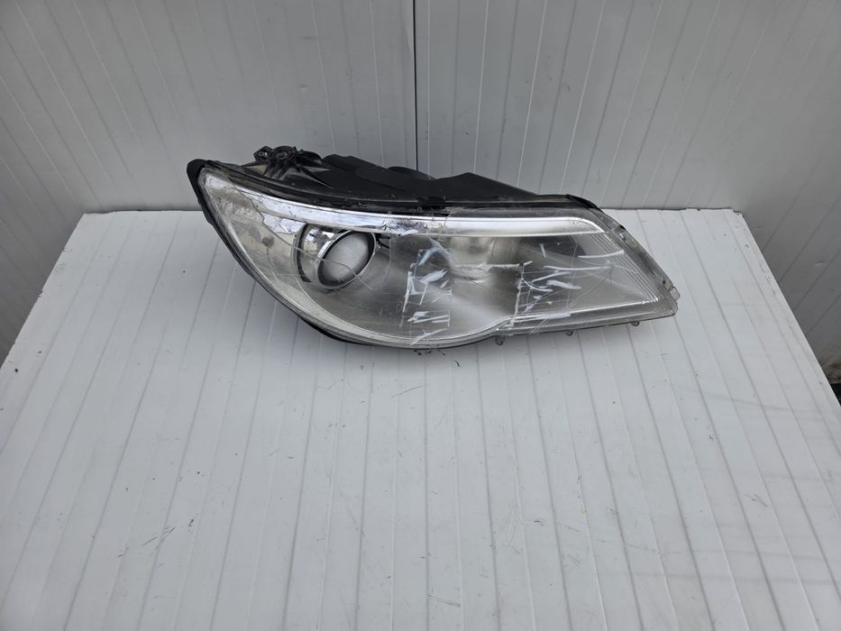 Far dreapta VW Tiguan bi-xenon adaptiv original Cod 5N1941032 T