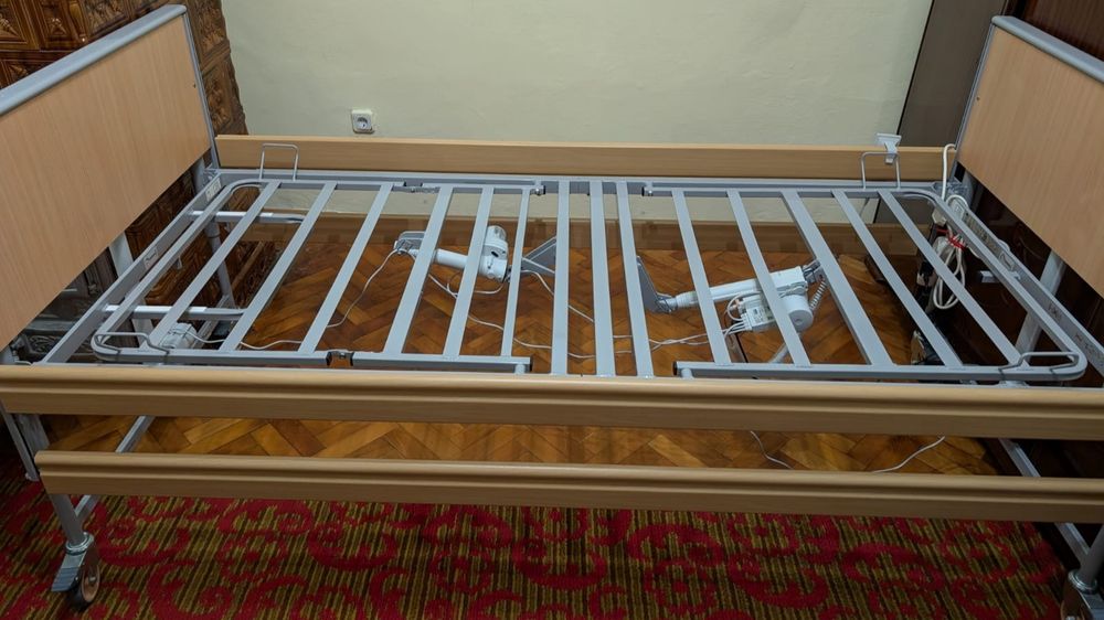 Vând pat nou electric medical cu telecomanda