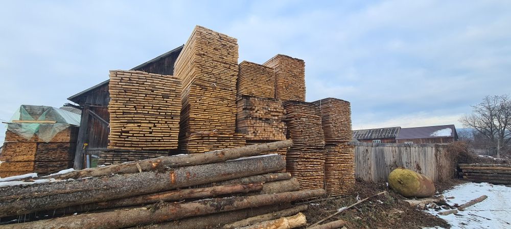 Vand cherestea de constructii