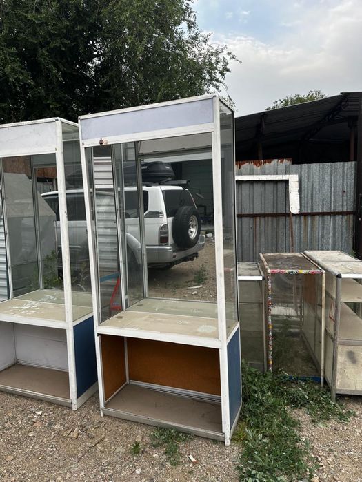 продам витрины СРОЧНО