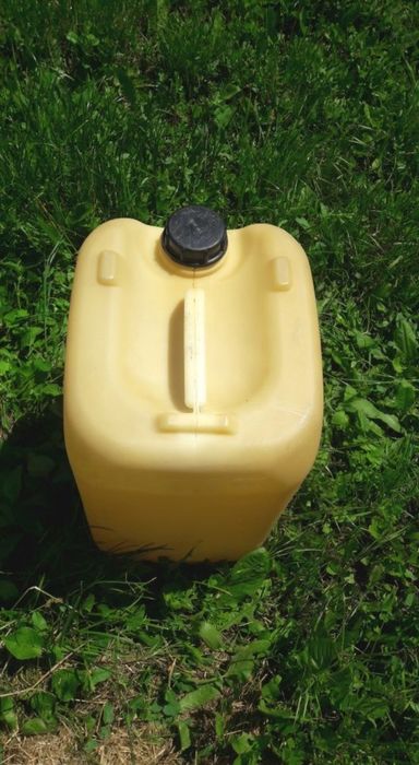 Туби Пластмасови за Нафта/Бензин