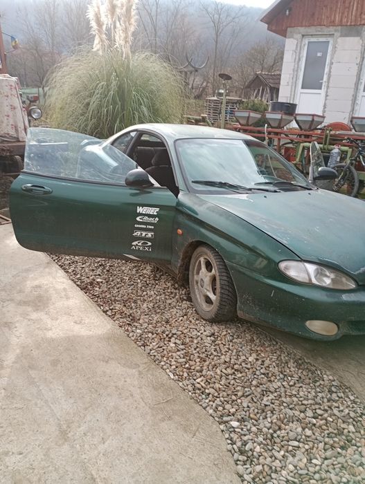 Mașina de vânzare marca Hyundai Coupe