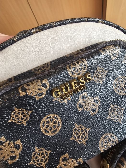 Раница Guess - голяма