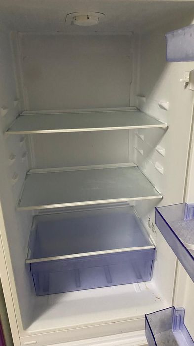 Холодильник.    .