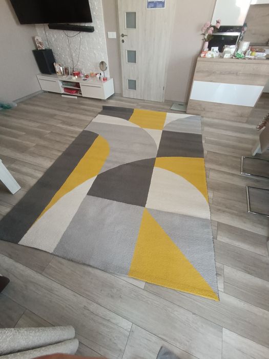 КИЛИМ 290х200 като нов.