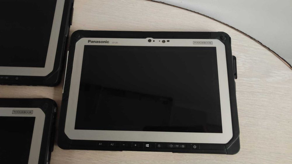 Lot 3 tablete Panasonic Cf20 reconditionate, uz auto, industrial, agri