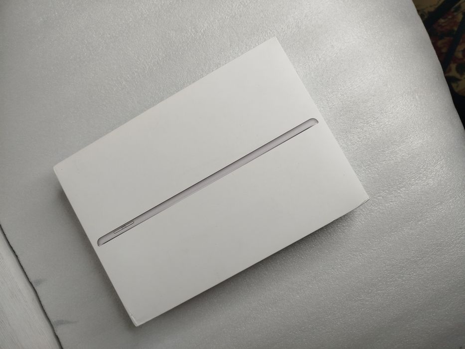 Продается iPad 7 Generation 128Gb Silver полный комплект