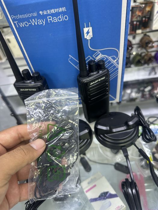 Baofeng C-5  ratsiyasi. Kamplektida 2 ta bo’ladi.  Kamplekti 399 000