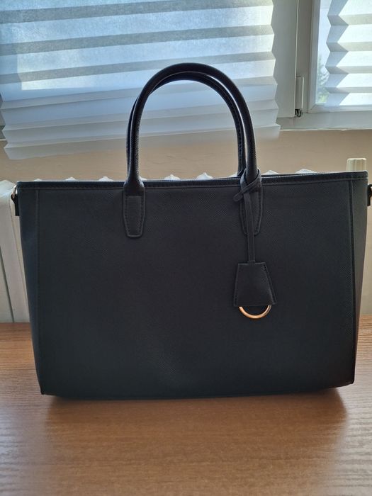 Средно голяма чанта