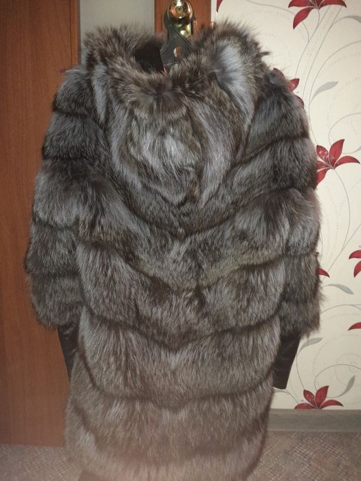 Продам шубу  енот.