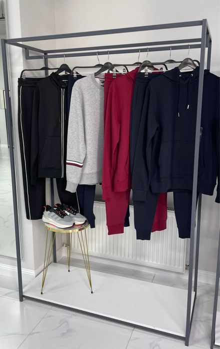 Стойки вешалки для магазина