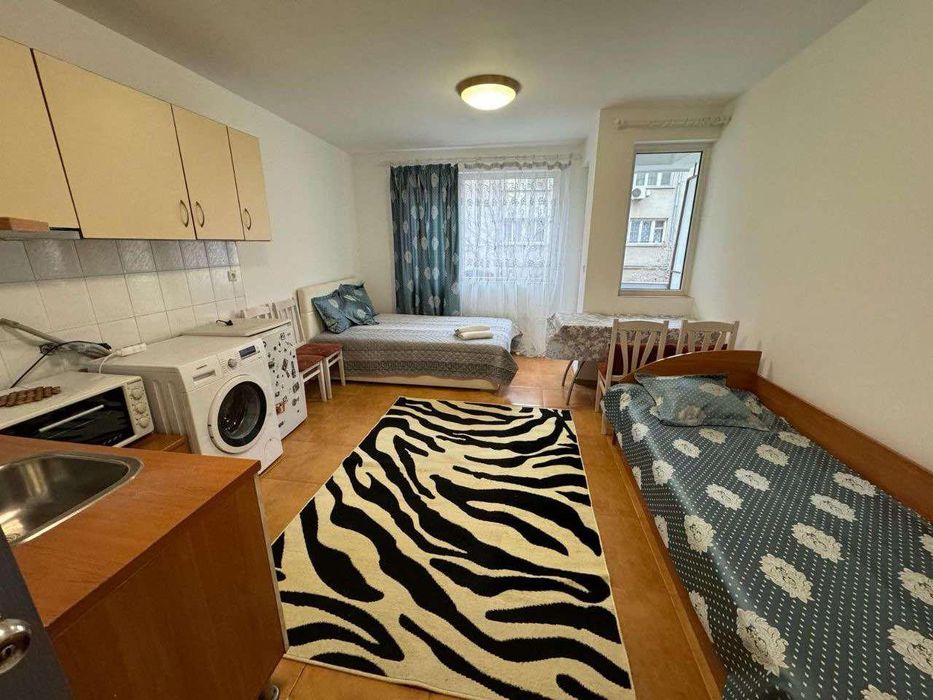 Дава се под наем Едностаен апартамент в Варна, Център - 40 кв.м за 498.27 € - Снимка #2