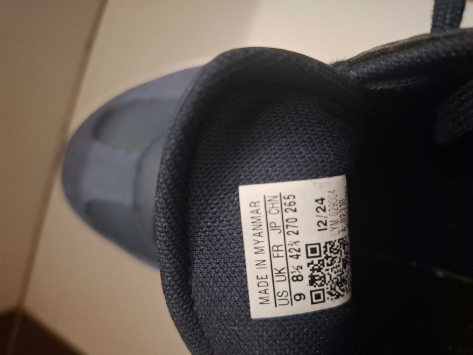 Маратонки Adidas