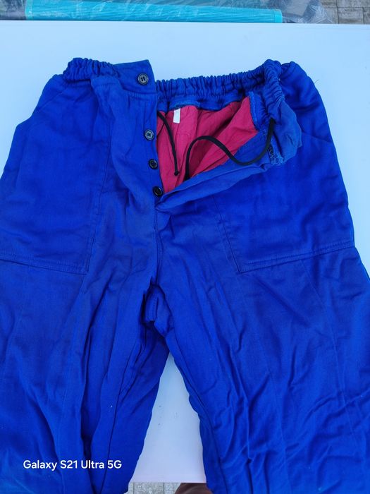 Pantaloni de salopeta foarte grosi