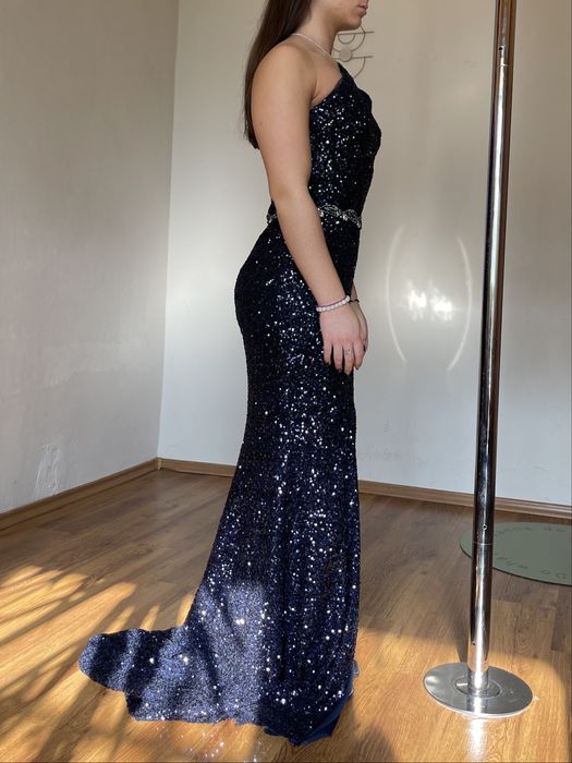 Абитуриентска рокля