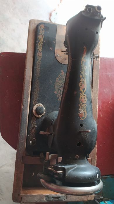 Продаётся швейная машина