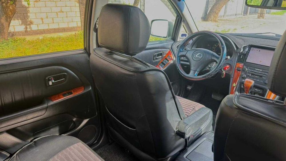 Продам Lexus RX300 год выпуска 2002