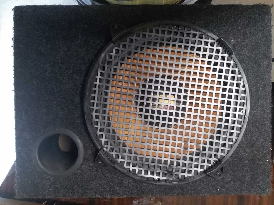 Продавам бас каса+Усилвател