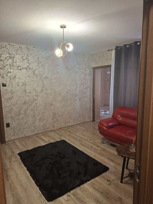 Vand apartament 3camere semidecomandat