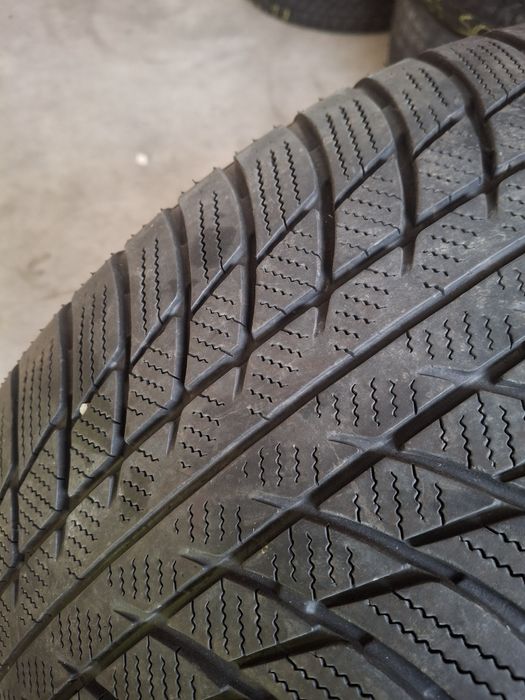 2 Anvelopele m+s 225 50 r17 Bridgestone