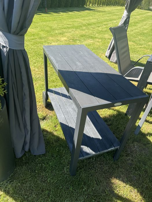 Градинска помощна масичка